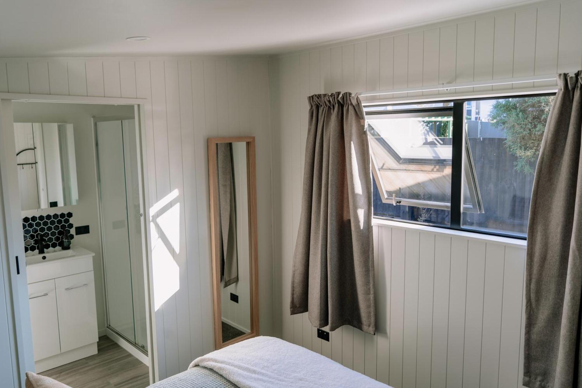 Mountain Cabin - Central, Cosy And Cute With Views Wanaka Buitenkant foto