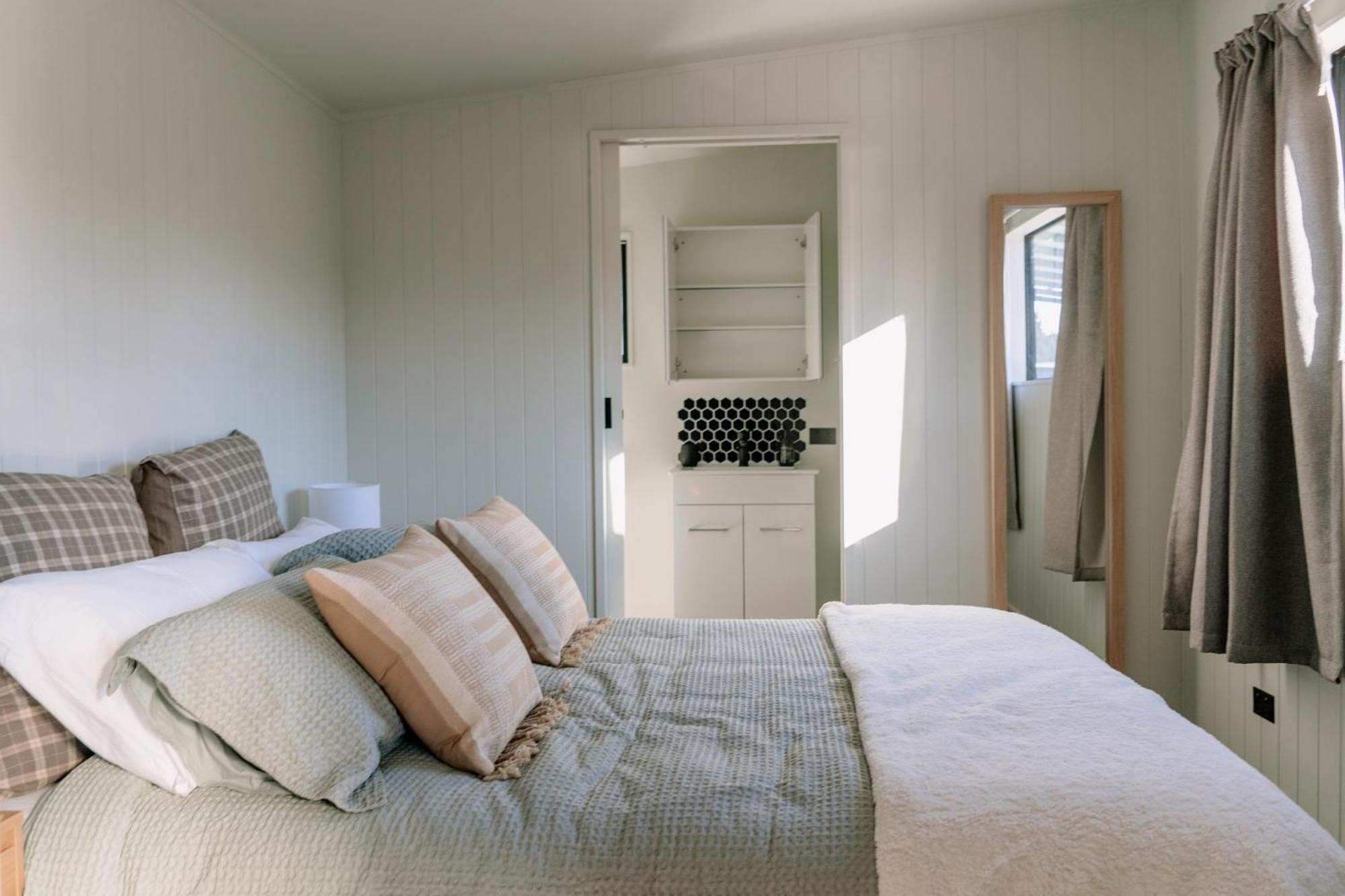 Mountain Cabin - Central, Cosy And Cute With Views Wanaka Buitenkant foto